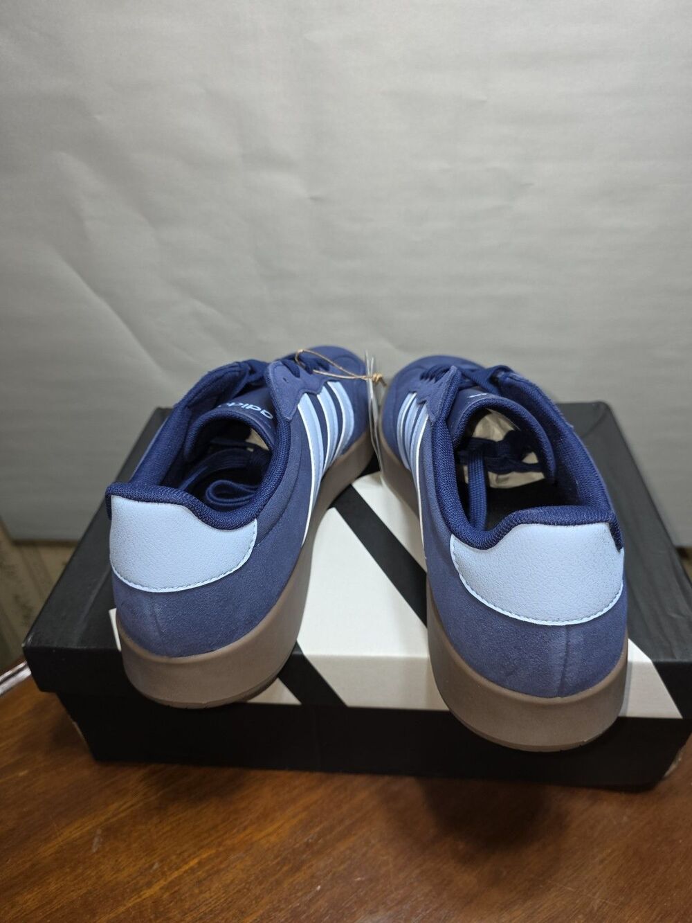 Adidas Barreda Blue Gum Sole Sneakers Mens Size 11 JR5533 NWT - Picture 4 of 8